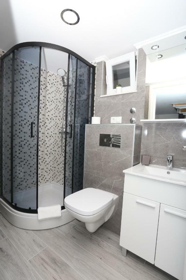 Apartman Kristian โตรกีร์ ภายนอก รูปภาพ