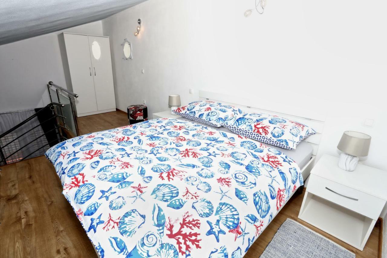 Apartman Kristian โตรกีร์ ภายนอก รูปภาพ