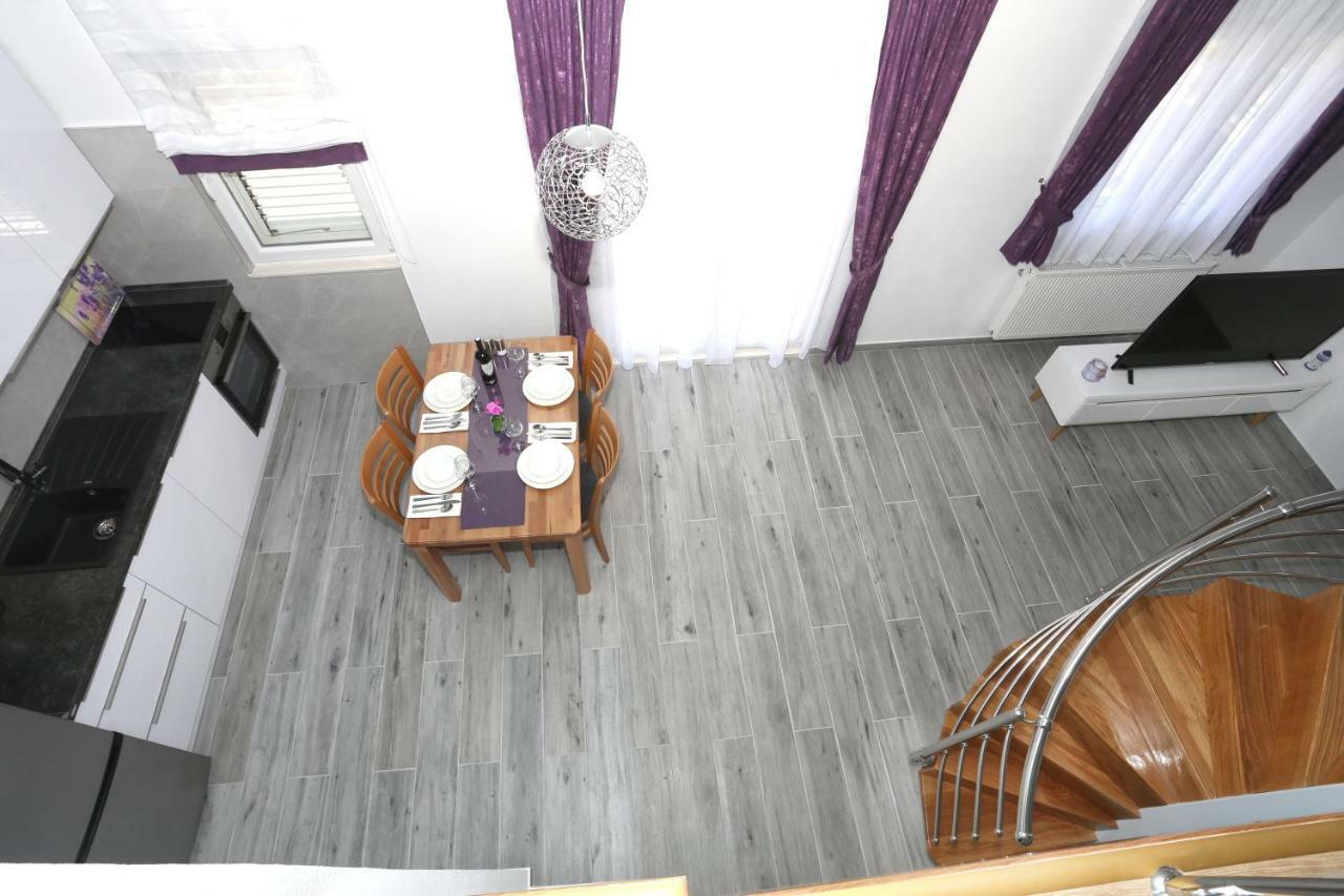 Apartman Kristian โตรกีร์ ภายนอก รูปภาพ