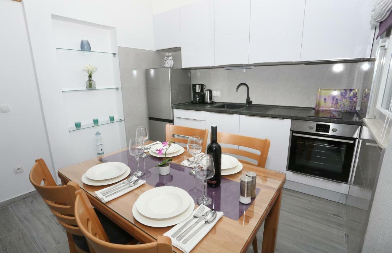 Apartman Kristian โตรกีร์ ภายนอก รูปภาพ