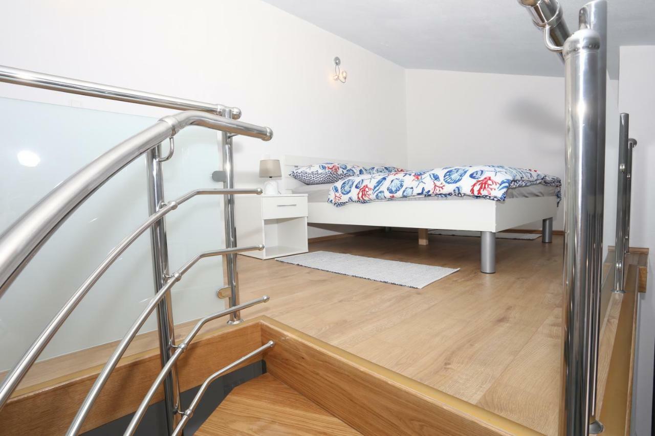 Apartman Kristian โตรกีร์ ภายนอก รูปภาพ