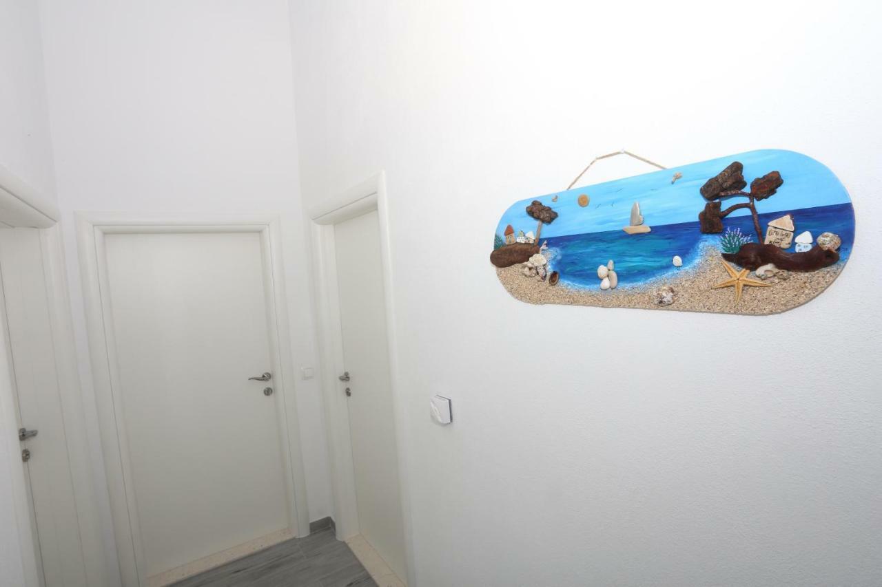 Apartman Kristian โตรกีร์ ภายนอก รูปภาพ