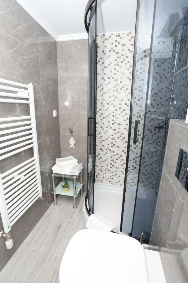 Apartman Kristian โตรกีร์ ภายนอก รูปภาพ