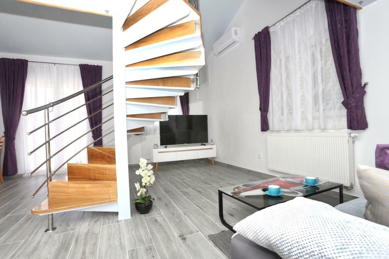 Apartman Kristian โตรกีร์ ภายนอก รูปภาพ