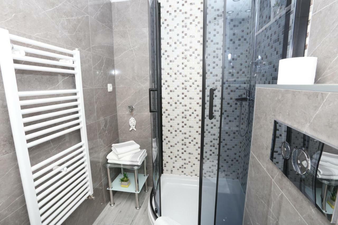 Apartman Kristian โตรกีร์ ภายนอก รูปภาพ